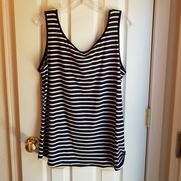 NWT J VILLAGE BLACK & WHITE TANK TOP - Picture 4 of 5